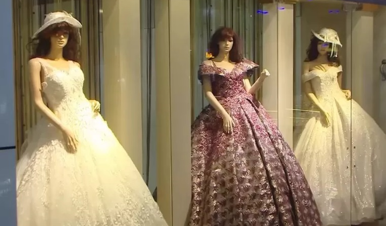 دستور طالبان به فروشگاه‌های لباس: سر مانکن‌های پلاستیکی را جدا کنید / این‌ها بت هستند؛ عبادت می‌شدند