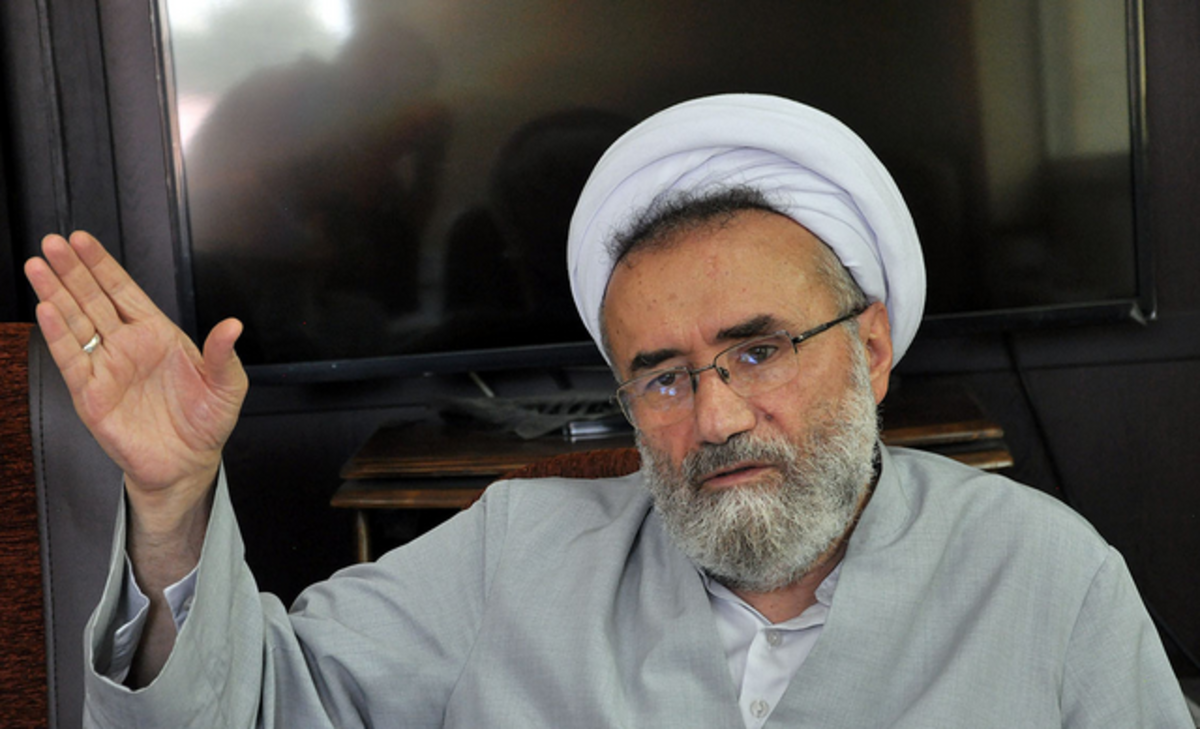 پوتین در حیاط کرملین هم به استقبال رئیسی نیامد! پوتین در حیاط کرملین هم به استقبال رئیسی نیامد!