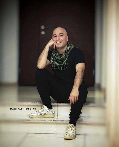  نوید محمدزاده 