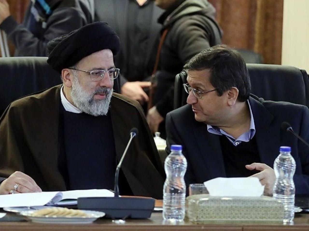 رئیسی با پنج نام مختلف در انتخابات حضور یافته/همتی می تواند رای جوانان تحصیلکرده ایرانی را جلب کند و تهدیدی برای رئیسی باشد رئیسی با پنج نام مختلف در انتخابات حضور یافته/همتی می تواند رای جوانان تحصیلکرده ایرانی را جلب کند و تهدیدی برای رئیسی باشد