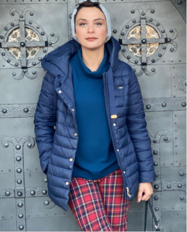 مارال فرجاد بدون مانتو با شلواری عجیب و غریب/عکس مارال فرجاد بدون مانتو با شلواری عجیب و غریب/عکس