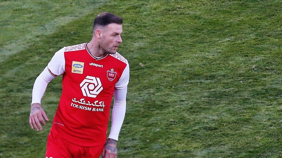 وقتی پرسپولیسی جنجالی در ایران همه را مسخره کرد و رفت! وقتی پرسپولیسی جنجالی در ایران همه را مسخره کرد و رفت!