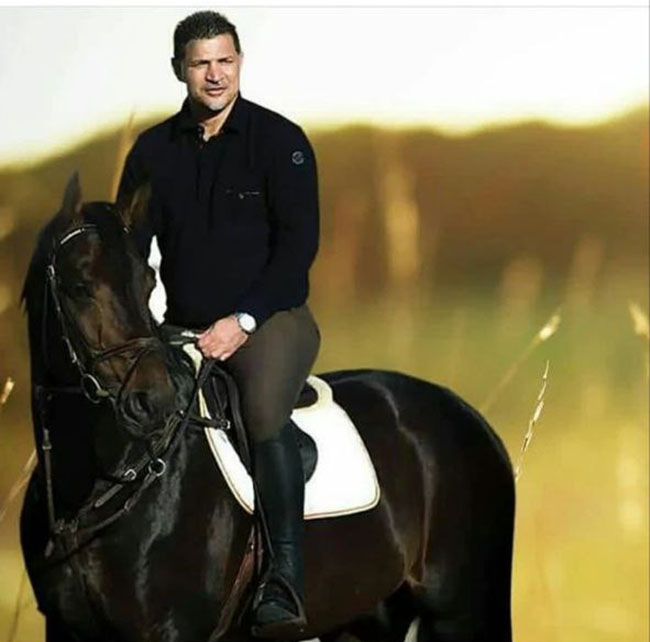 عکس عجیب از تفریح لاکچری علی دایی عکس عجیب از تفریح لاکچری علی دایی