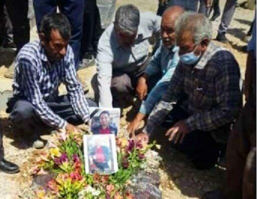 صدور مجوز تدفین مالک متروپل پس از ۲۲ روز /خاکسپاری پیکر عبدالباقی صدها کیلومتر دورتر از آبادان+عکس ها صدور مجوز تدفین مالک متروپل پس از ۲۲ روز /خاکسپاری پیکر عبدالباقی صدها کیلومتر دورتر از آبادان+عکس ها