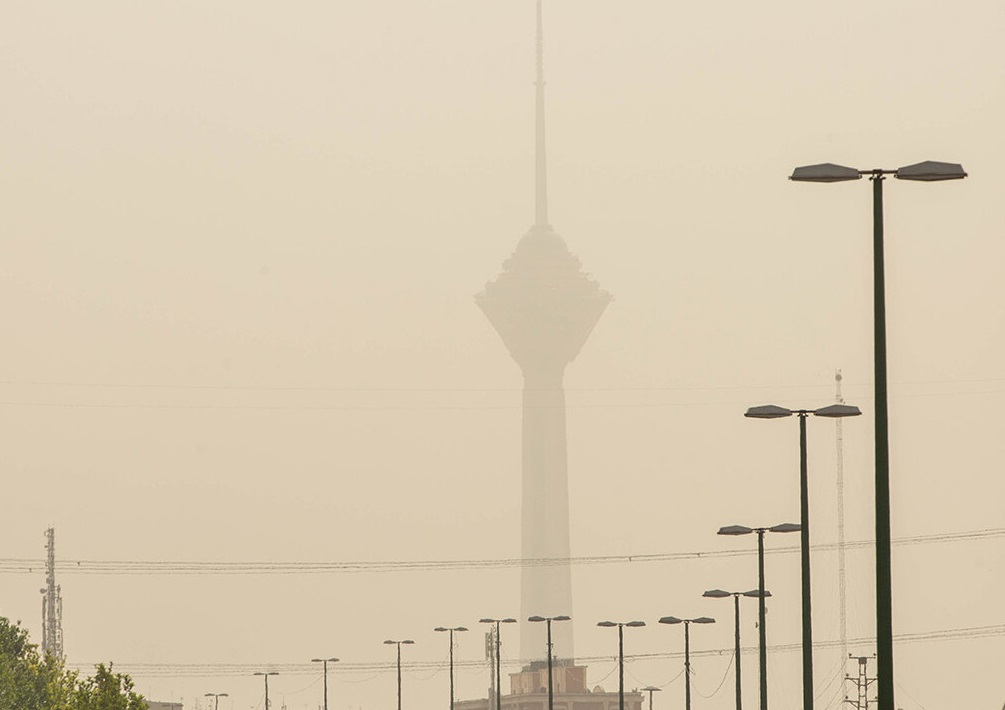محیط زیست: منشا کانونی گرد و غبار خارجی است / گرد و غبار در ٢٣ استان به وسعت ٣۵ میلیون هکتار کانونهای داخلی را درگیر کرده محیط زیست: منشا کانونی گرد و غبار خارجی است / گرد و غبار در ٢٣ استان به وسعت ٣۵ میلیون هکتار کانونهای داخلی را درگیر کرده