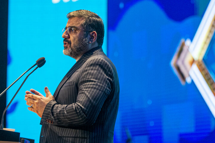 وزیر ارشاد: دنبال تحمیل نوع خاصی از مد و لباس و پوشش برای جامعه عفیف ایرانی نیستیم وزیر ارشاد: دنبال تحمیل نوع خاصی از مد و لباس و پوشش برای جامعه عفیف ایرانی نیستیم