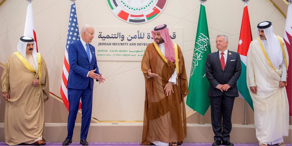 وال استریت ژورنال: سفر بایدن به عرستان مانند دیدار چمبرلین و هیتلر بود وال استریت ژورنال: سفر بایدن به عرستان مانند دیدار چمبرلین و هیتلر بود