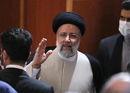 آقای رئیس جمهور! با مقاومت می توان از تاثیر تحریم ها کاست، اما می توان به توسعه اقتصادی هم رسید؟! آقای رئیس جمهور! با مقاومت می توان از تاثیر تحریم ها کاست، اما می توان به توسعه اقتصادی هم رسید؟!