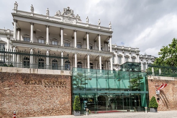 دور جدید مذاکرات در کوبورگ تا پایان روز دوم؛ مورا همچنان خوشبین است دور جدید مذاکرات در کوبورگ تا پایان روز دوم؛ مورا همچنان خوشبین است