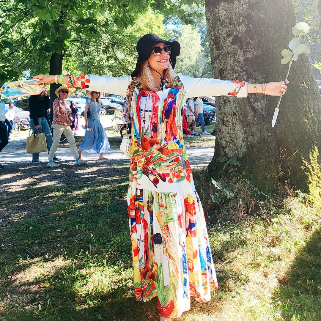 استایل کابویی مهناز افشار در خیابانهای آلمان/عکس استایل کابویی مهناز افشار در خیابانهای آلمان/عکس