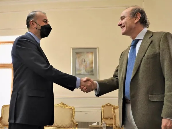 نماینده مجلس: متن توافق در حال رد و بدل شدن است؛ جلسه آینده وزاری خارجه ۱+۴ منتج به توافق هستهای خواهد شد نماینده مجلس: متن توافق در حال رد و بدل شدن است؛ جلسه آینده وزاری خارجه ۱+۴ منتج به توافق هستهای خواهد شد