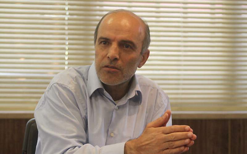 هر چقدر که از انقلاب گذشته٬ شکاف میان حاکمیت و مردم بیشتر شده هر چقدر که از انقلاب گذشته٬ شکاف میان حاکمیت و مردم بیشتر شده