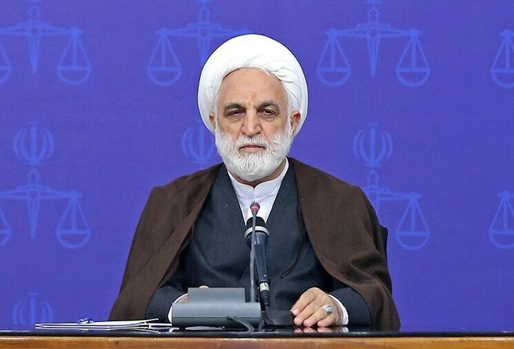 رئیس قوه قضاییه: آنچه در زندان اوین رخ داد جنایتی بود که به دست عده معدودی از عوامل دشمن صورت گرفت / چنانچه فردی در زندان اوین هنوز با خانواده خود تماس برقرار نکرده، هر چه سریعتر مقدمات مکالمه او با خانواده‌اش فراهم شود / در قبال قضایایی نظیر اغتشاشات و یا حادثه زندان اوین نباید به صورت هیجانی و احساسی عمل کنیم