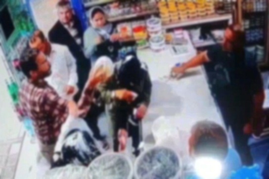 تصمیم دلهرهآوری که برای مردم ایران در ۱۴۰۲ گرفته شد تصمیم دلهرهآوری که برای مردم ایران در ۱۴۰۲ گرفته شد