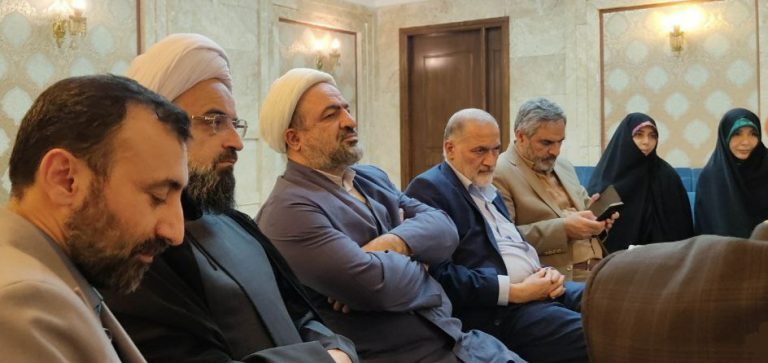 انشعاب در اصولگراها با پسرعموهای تندرو انشعاب در اصولگراها با پسرعموهای تندرو