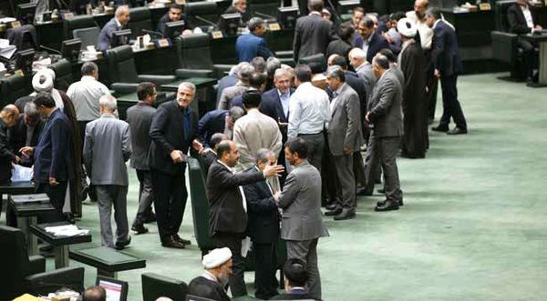 طیرۀ منافع ملی در دم فروبستنها و گفتنهای نابجا طیرۀ منافع ملی در دم فروبستنها و گفتنهای نابجا