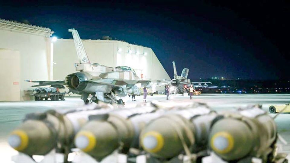 تناقض آمریکایی تناقض آمریکایی