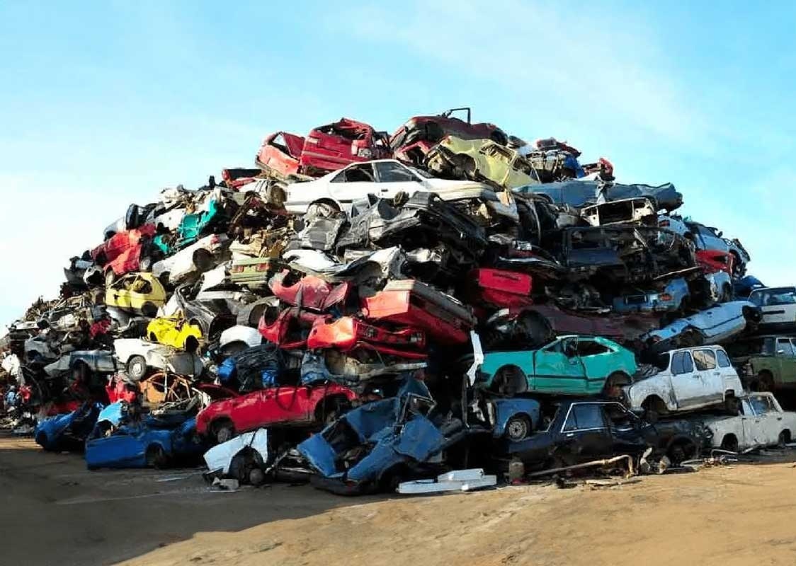 رئیس کمیسیون صنایع مجلس درباره افزایش قیمت خودروهای فرسوده؛ خیلی از افراد جامعه نمیتوانند پیکانشان را بفروشند و یک ماشین بهروز بخرند؛ حالا اگر ماشین فرد کمی نرخش بالا برود و باعث تقویت مالی او شود، اشکال دارد؟ رئیس کمیسیون صنایع مجلس درباره افزایش قیمت خودروهای فرسوده؛ خیلی از افراد جامعه نمیتوانند پیکانشان را بفروشند و یک ماشین بهروز بخرند؛ حالا اگر ماشین فرد کمی نرخش بالا برود و باعث تقویت مالی او شود، اشکال دارد؟