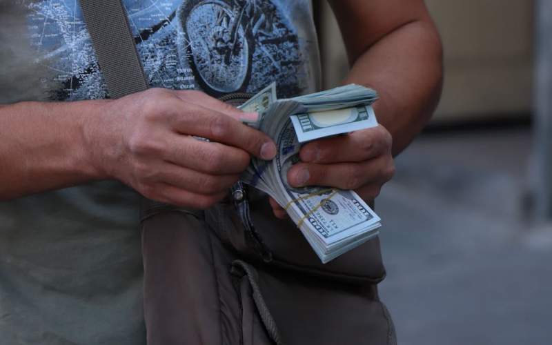 افزایش قیمت دلار چقدر واقعی است؟ افزایش قیمت دلار چقدر واقعی است؟