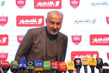 همه راضی به برکناری درویش/شکست در سوپرجام گردن مدیرعامل سرخها افتاد همه راضی به برکناری درویش/شکست در سوپرجام گردن مدیرعامل سرخها افتاد