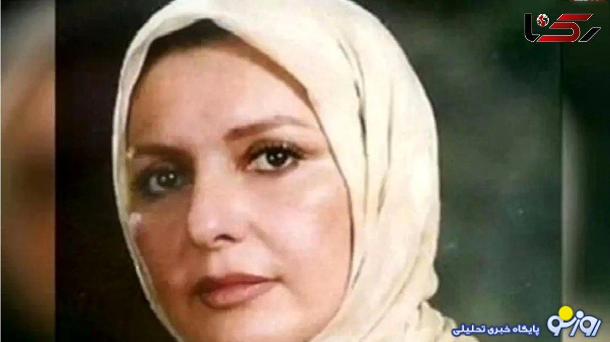 «گوگوش و عزتالله انتظامی» در صحنهای از فیلم «بیتا»؛ سال 1349 «گوگوش و عزتالله انتظامی» در صحنهای از فیلم «بیتا»؛ سال 1349