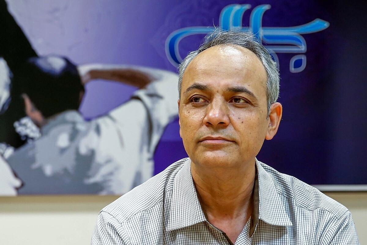 واکنش زیدآبادی به اعمال فشارها علیه همتی؛ لنگش کن! واکنش زیدآبادی به اعمال فشارها علیه همتی؛ لنگش کن!