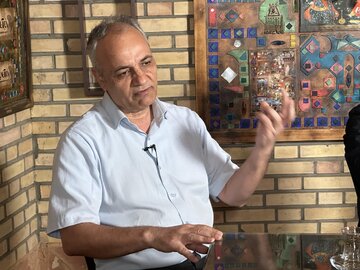 زیدآبادی: پزشکیان یک اصولگراست یعنی دارای اصول مشخص نه وابسته به جناح اصولگرا /حمایت اهل سنت از پزشکیان در انتخابات ۸ تیر زیدآبادی: پزشکیان یک اصولگراست یعنی دارای اصول مشخص نه وابسته به جناح اصولگرا /حمایت اهل سنت از پزشکیان در انتخابات ۸ تیر