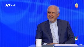 10 دقیقه توفانی ظریف: نگذارید بگویم در آن 6 ماه تلخ چه گذشت/ اگر می‌خواهید سر مردم را شیره بمالید، درست بمالید/ بایدن بود که پیچ تحریم نفتی را شل کرد