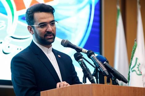 کنایه آذری جهرمی به زاکانی و جلیلی ؛ اسنپ و تپسی بهتر از دولت شما کار میکند کنایه آذری جهرمی به زاکانی و جلیلی ؛ اسنپ و تپسی بهتر از دولت شما کار میکند