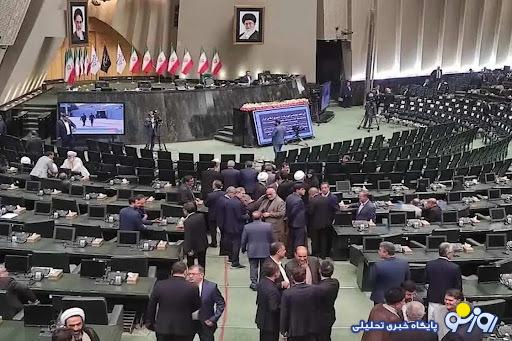 کابینه پزشکیان در محک مجلس غیرقابل پیشبینی/ راه سخت کابینه دولت چهاردهم برای عبور از سد مجلسی با پنج تفکر اقلیت کابینه پزشکیان در محک مجلس غیرقابل پیشبینی/ راه سخت کابینه دولت چهاردهم برای عبور از سد مجلسی با پنج تفکر اقلیت