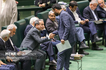 پسلرزه ادعاهای امیرحسین ثابتی علیه عراقچی