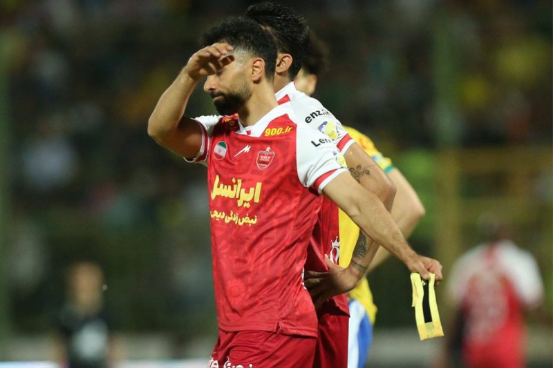 بازیکن جوان کاپیتان پرسپولیس را ناک اوت کرد بازیکن جوان کاپیتان پرسپولیس را ناک اوت کرد