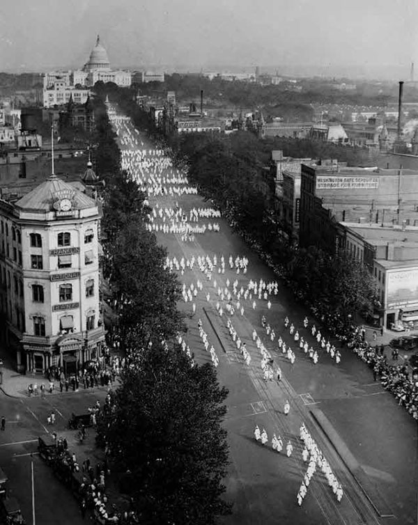 این عکسها ثابت میکنند که چقدر 100 سال پیش متفاوت بوده!
