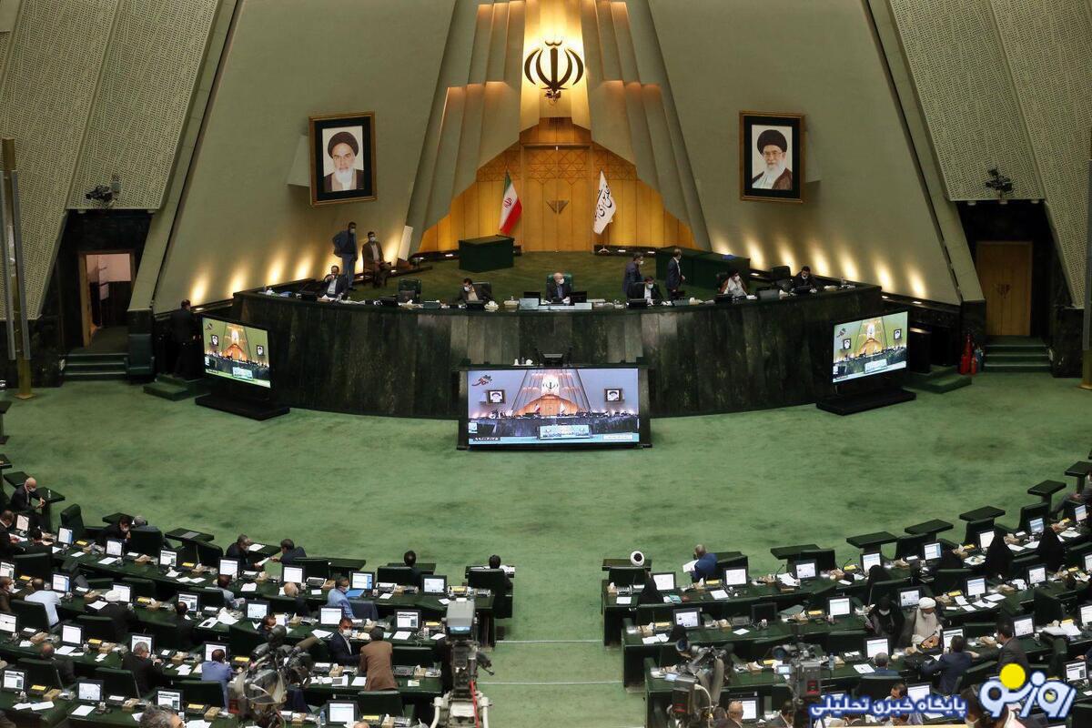 چالش های معیشتی یا دغدغه حجاب؟ چالش های معیشتی یا دغدغه حجاب؟