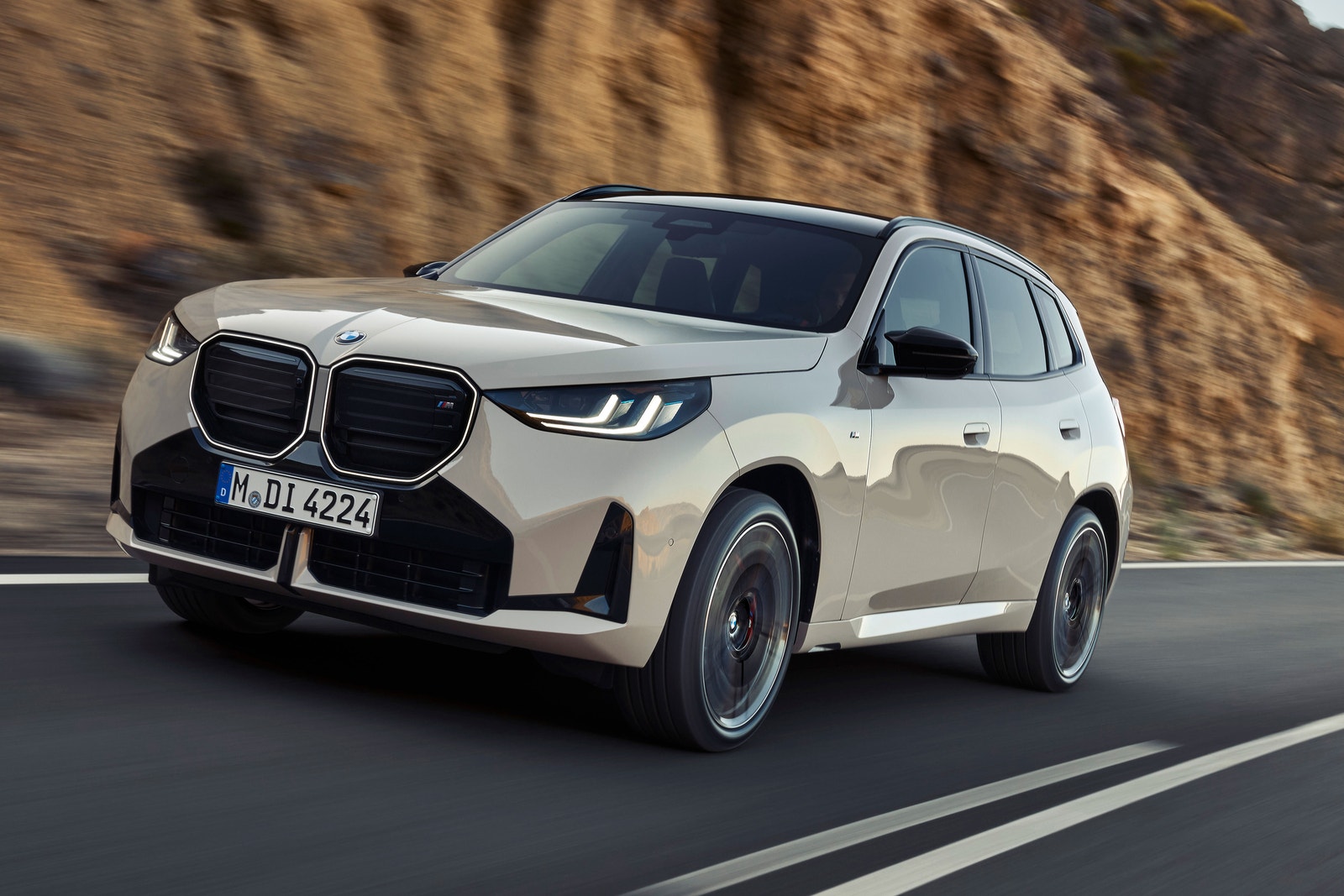 2025_BMW_X3_front_three_quarter_1600