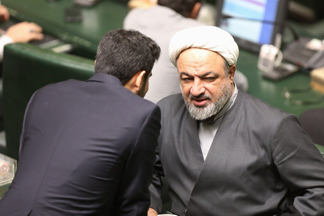 واکنشهای عصبی تندروهای مخالف مذاکره/ از «ب بسمالله»، علیه گفتوگوهای غیرمستقیم در عمان