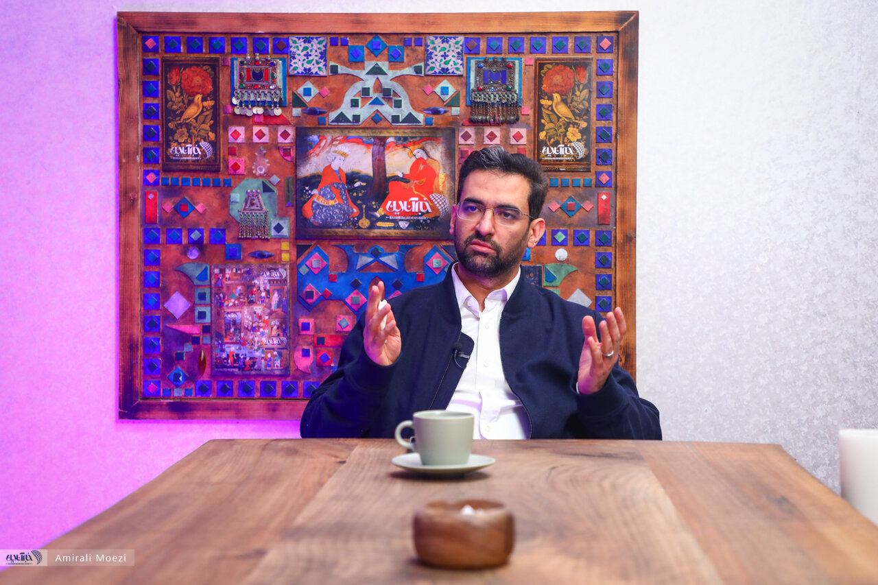 آذری جهرمی: برخی در دولت چشم دیدن من را ندارند/ رئیس جمهور شدنم، پروژه مخالفان دولت بود/ بخاطر فیلترینگ دعوا کردم اما استعفا نه!