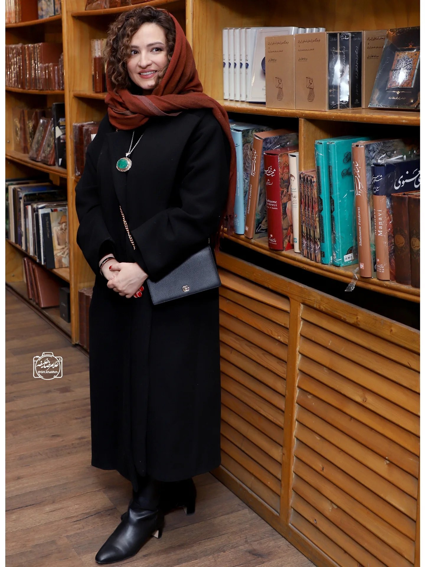 (عکس) گلاره عباسی با استایل خاص و گردنبند زمردین در رونمایی از کتاب شبنم مقدمی (عکس) گلاره عباسی با استایل خاص و گردنبند زمردین در رونمایی از کتاب شبنم مقدمی
