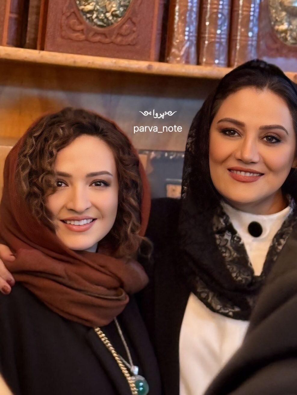 (عکس) گلاره عباسی با استایل خاص و گردنبند زمردین در رونمایی از کتاب شبنم مقدمی (عکس) گلاره عباسی با استایل خاص و گردنبند زمردین در رونمایی از کتاب شبنم مقدمی