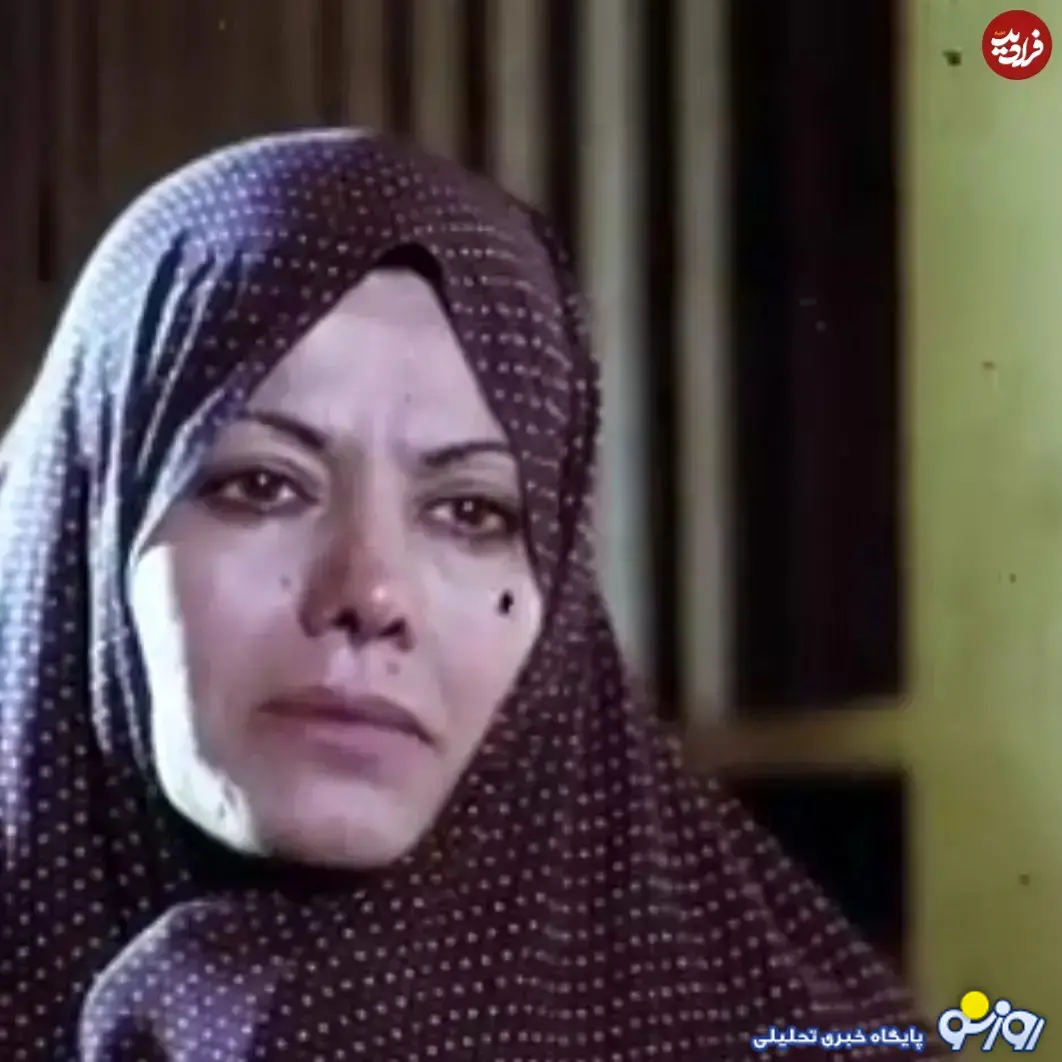 فخری خوروش ۴۴ ساله و در سال ۵۲