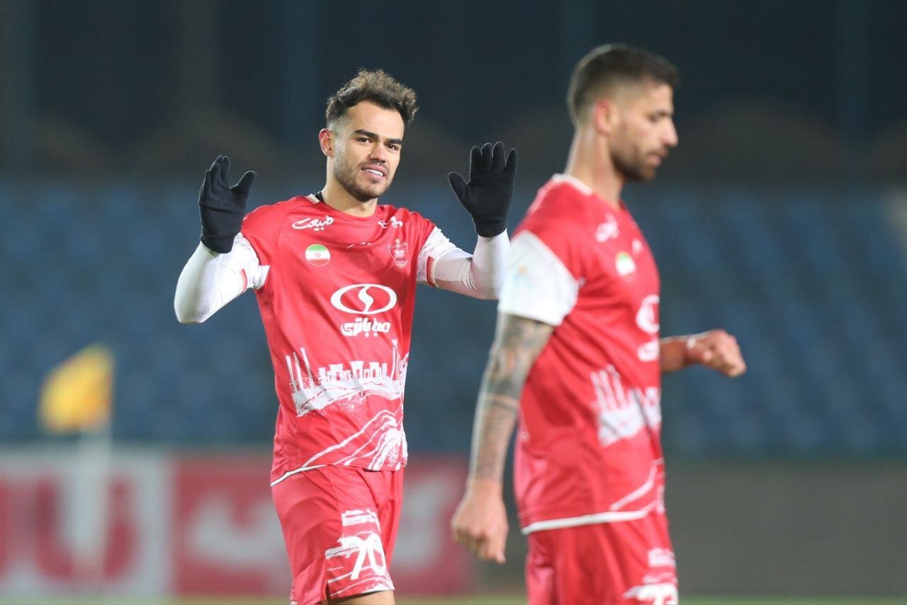 کابوس اورونوف برای پرسپولیسی‌ها؛ ستاره‌ای که فصل را در بیمارستان سپری کرد!