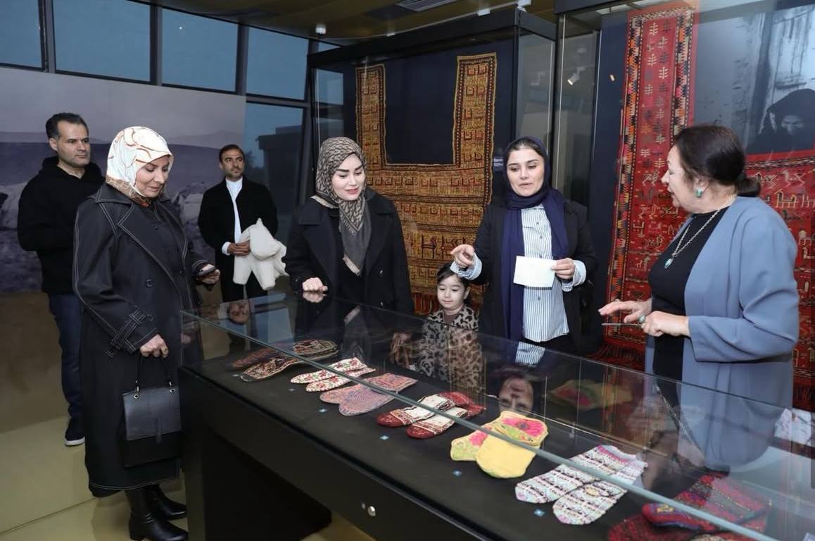 تصاویر| همسر و دختر عباس عراقچی در سفر به باکو