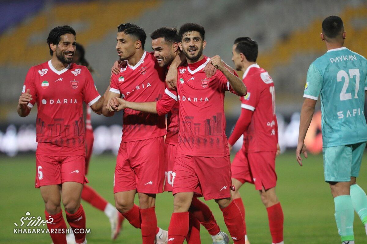 پرسپولیس در انتظار لغزش مدعیان؛ رقابت برای صدر جدول داغ شد پرسپولیس در انتظار لغزش مدعیان؛ رقابت برای صدر جدول داغ شد